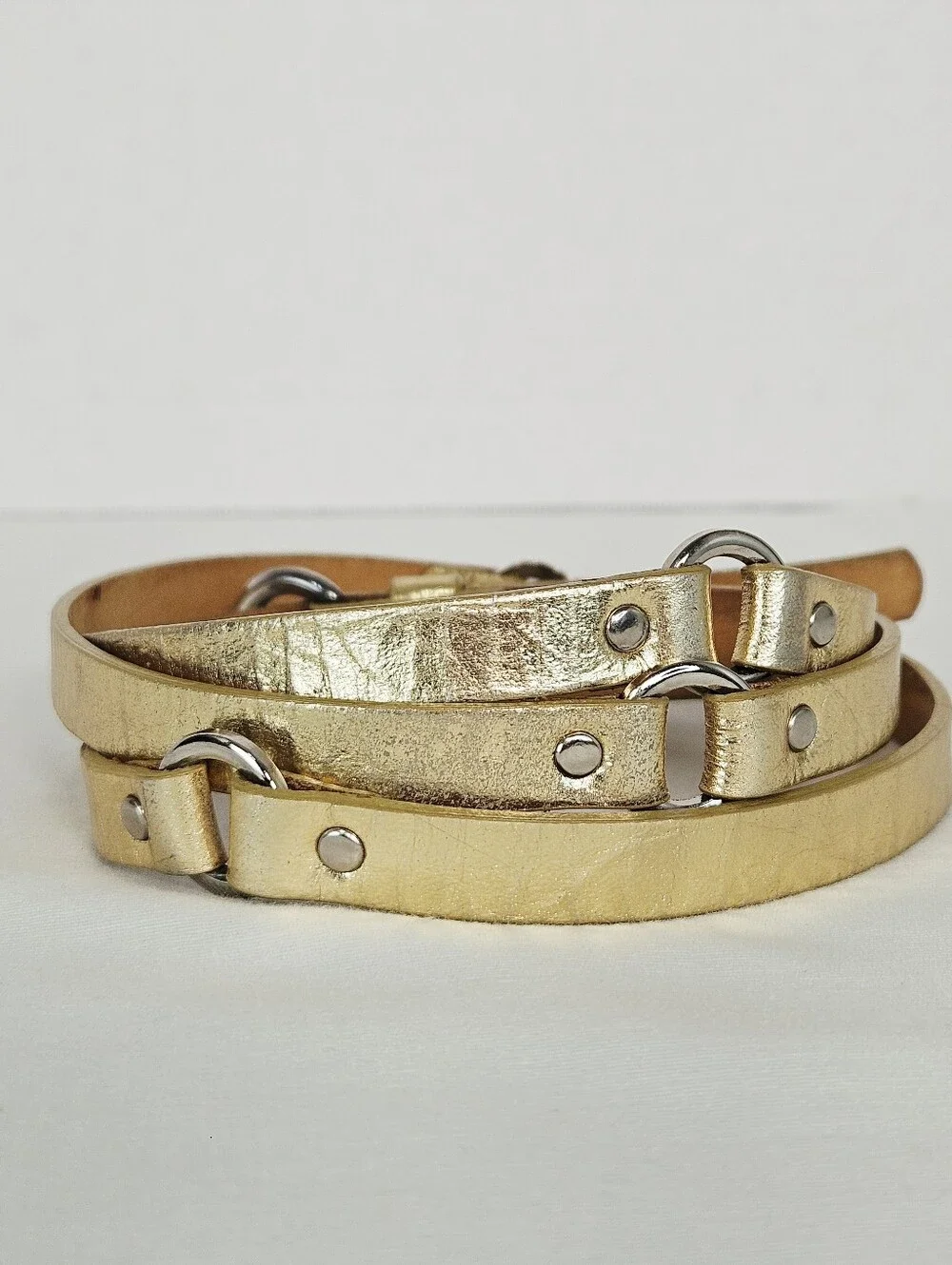 Hyde Collection Metallic Gold Leather Skinny Belt Silver Ring Medium
